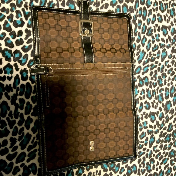 NWOT KANE M Women’s wallet color brown and black with designer buckle on front - Picture 2 of 3